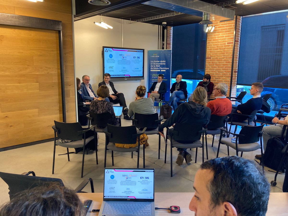 RTE_nord's tweet photo. Dans le cadre de l'#IOTweek et Ă lâinitiative du @pole_MEDEE et du @IOTcluster, nous avons accueilli dans notre Showroom Ă @euratechnologie une table ronde sur la digitalisation des RĂ©seaux ĂnergĂ©tiques. https://t.co/NoFW2tbINM