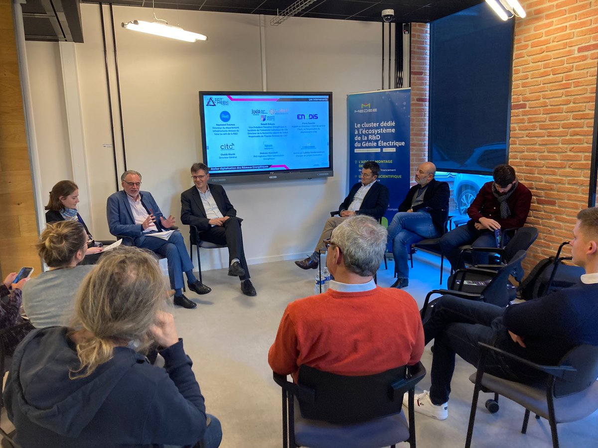 RTE_nord's tweet photo. Dans le cadre de l'#IOTweek et Ă lâinitiative du @pole_MEDEE et du @IOTcluster, nous avons accueilli dans notre Showroom Ă @euratechnologie une table ronde sur la digitalisation des RĂ©seaux ĂnergĂ©tiques. https://t.co/NoFW2tbINM