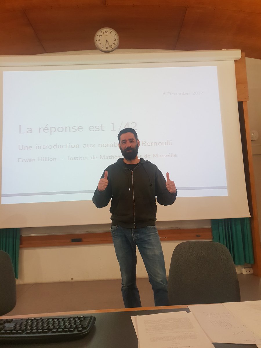 La conférence d'Erwan HILLION à eu lieu ce mardi au lycée Thiers, devant une salle comble. Elle sera bientôt disponible en vidéo à partir de ce compte. Merci pour ce voyage autour des nombres de Bernoulli ! #maths #Thiers