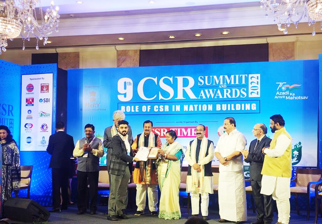 PetronetLNGLtd's tweet photo. We are pleased to announce that @PetronetLNGLtd   has been honored with the prestigious 9th CSR Times Award in Gold Category for its pivotal role in Nation Building for the CSR Project “Installation of PSA Oxygen Generation Plants to combat COVID - 19”#csrtimes
@sundeepbhutoria https://t.co/3R5Ja9HtpZ