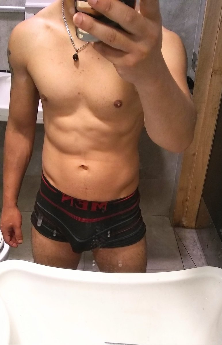 HotBoyJCP's tweet photo. Buen día! @putasycornudos2  #Bultos  #bultomen  #bultodemacho  #Bulgeboy  #packs18  #boxer #paquete https://t.co/x3y7VEkxVc