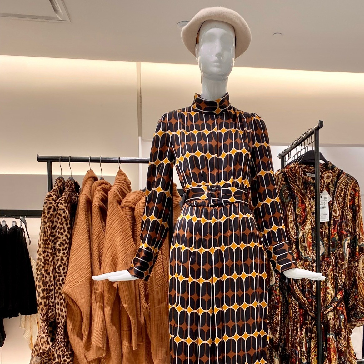 ShopAtPioneer's tweet photo. 'Tis the season for winter fashion! Shop elevated looks for style exploration from @Zara. https://t.co/rEkxugq2Oa