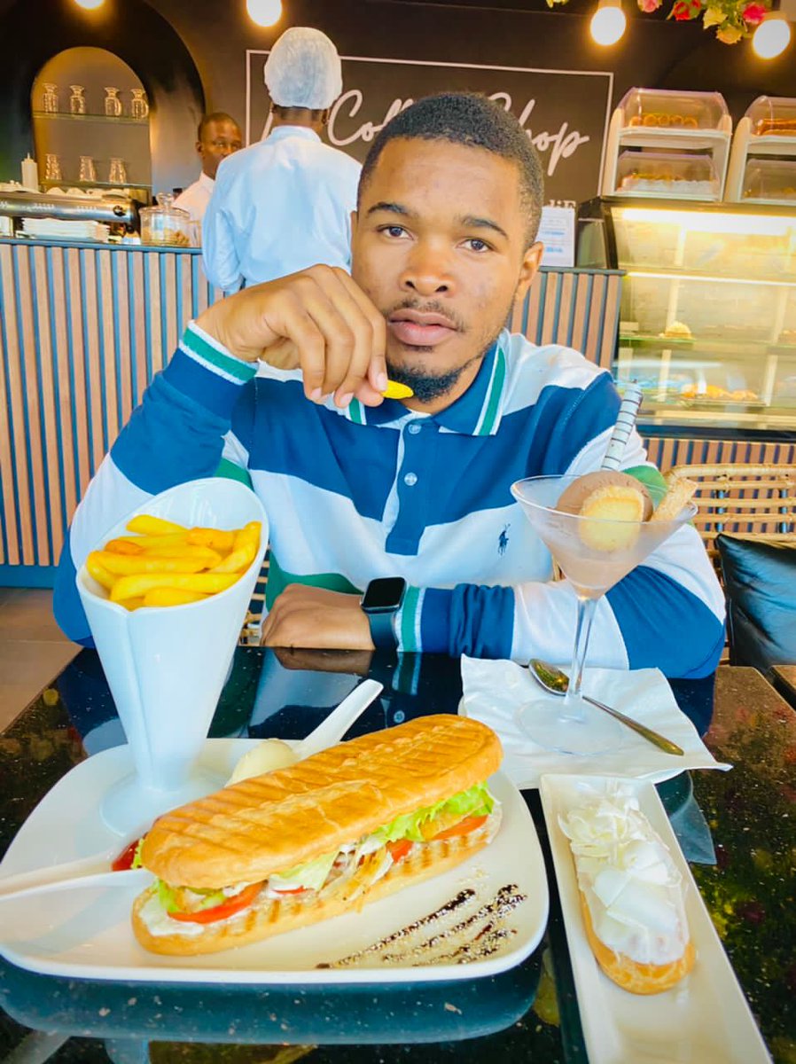 Vadouuuuu's tweet photo. Tous les samedis,les jeunes dont à l'honneur à @FalaiseBpso .venez déguster les meilleures pâtisseries du monde😋Avec juste 5000f vous pouvez vous faire plaisir 🤩 https://t.co/GzavWumgNh