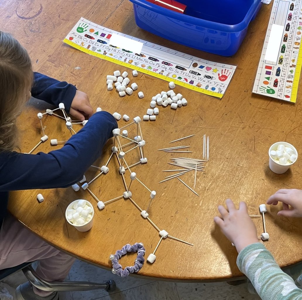 apalmiero_educ's tweet photo. Don’t underestimate kindergartners! Here are some marshmallow sculpture samples. #ClubInvention https://t.co/UprePXrVav