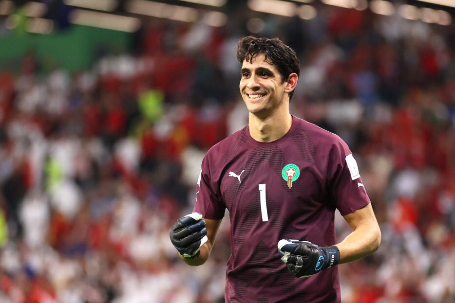 🚨 | يـاسيـن بـونـو أفضل لاعب في دور الـ16 بناءً على تصويت أعضاء Goals4U 🤩👏🏻 .
