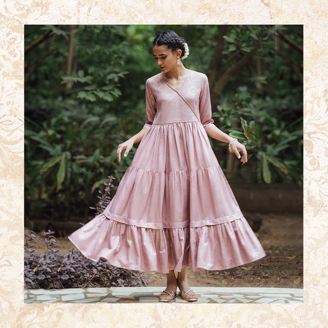 #StoriesByW
Grace your wardrobe with dresses & drapes that highlight your appeal in this wedding season.

Link - bit.ly/3BklSi8

#WforWoman #SunehrCollection #StoriesByW #OnlineExclusive #NewLaunch #FestiveCollection