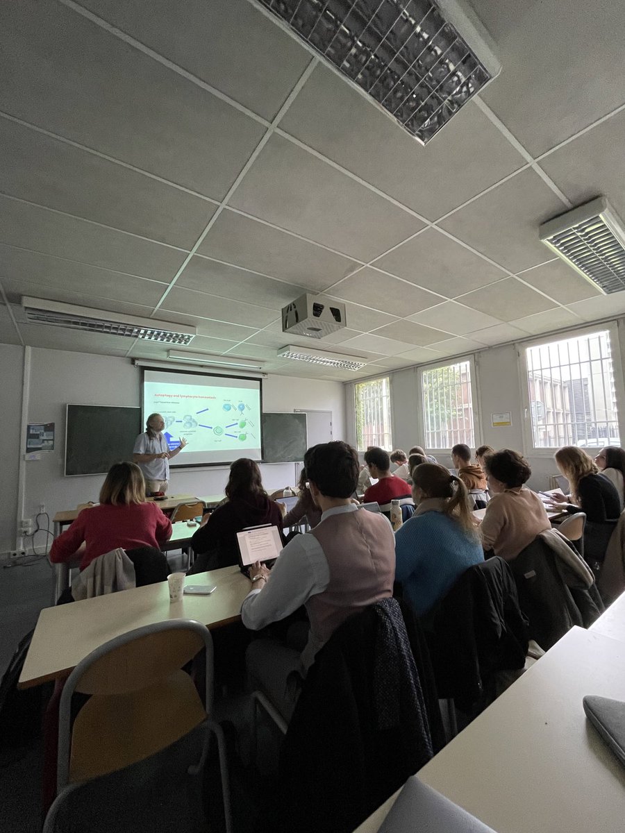 Thierry Walzer <a href="/CIRI_Lyon/">CIRI Lyon</a> Cyrille Mathieu <a href="/CIRI_Lyon/">CIRI Lyon</a> mardi, Nicolas Cermakian mercredi <a href="/mcgillu/">McGill University</a> , et pour clôturer le cours "Leading Edge Immunology" des étudiants du Master 2 3i immuno-logy/pathology/therapy <a href="/UnivLyon1/">Université Lyon 1</a>, Stéphane Paul <a href="/CIRI_Lyon/">CIRI Lyon</a> et Frédéric Gros <a href="/unistra/">-</a>. MERCI !