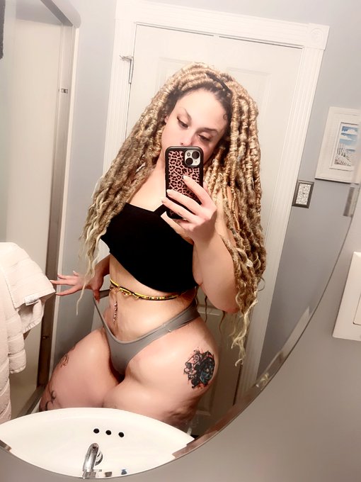 Like??? https://t.co/7jclmfkKvq<a href="/tag/pawgtwerk"class="tags"><span>#pawgtwerk</span></a>