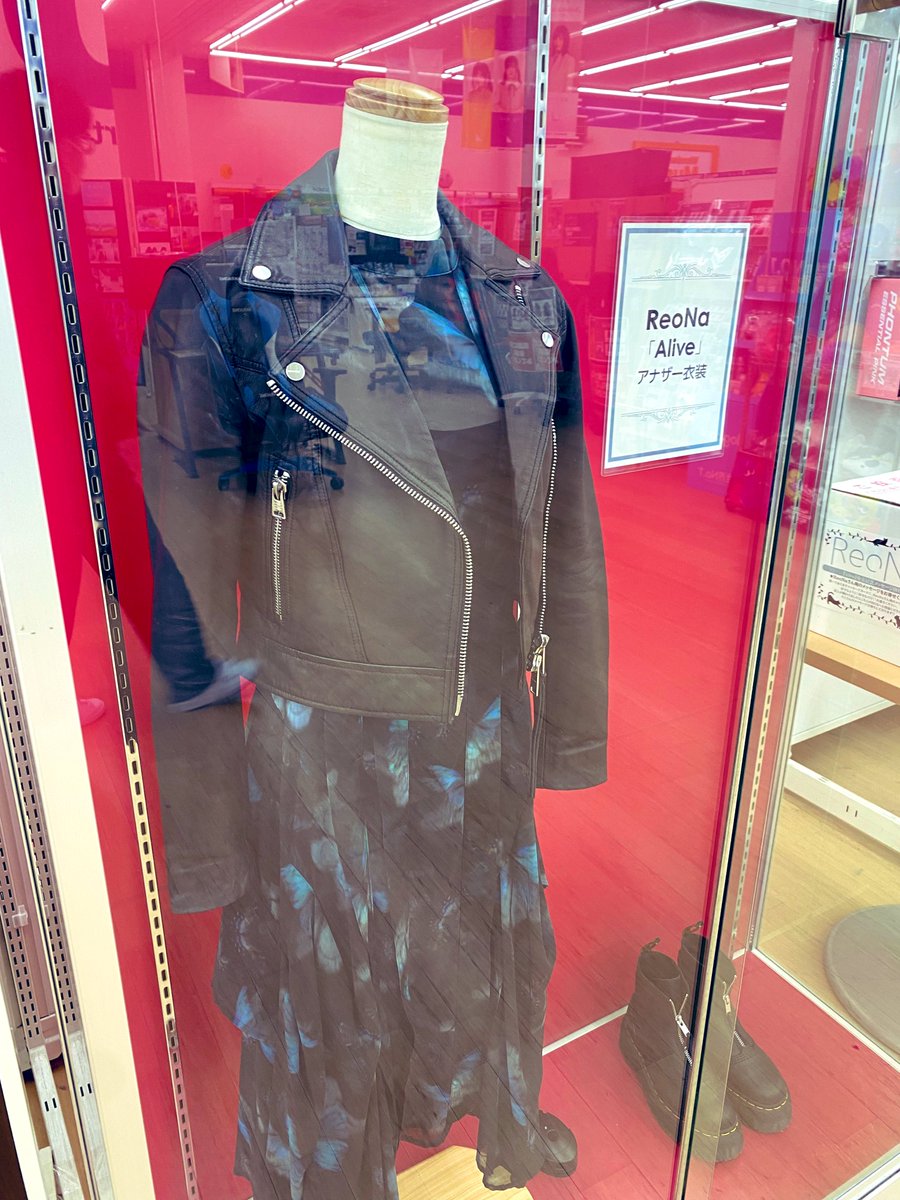 takinera's tweet photo. WonderGOO守谷店に行きました✨
#ReoNa
#Alive https://t.co/fetBwdbFAh