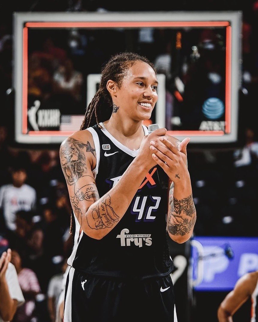 buzzer's tweet photo. After 294 days, BG is free 🧡

📸: @phoenixmercury https://t.co/sOYaRySzhC