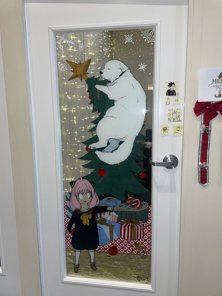 ddkitty99's tweet photo. sometimes my work lets me do things like this and it keeps me here 🥲✨ i haven't painted in so long this was so fun to do.
#SPYxFamily #MerryChristmas https://t.co/zXzqffh0GP