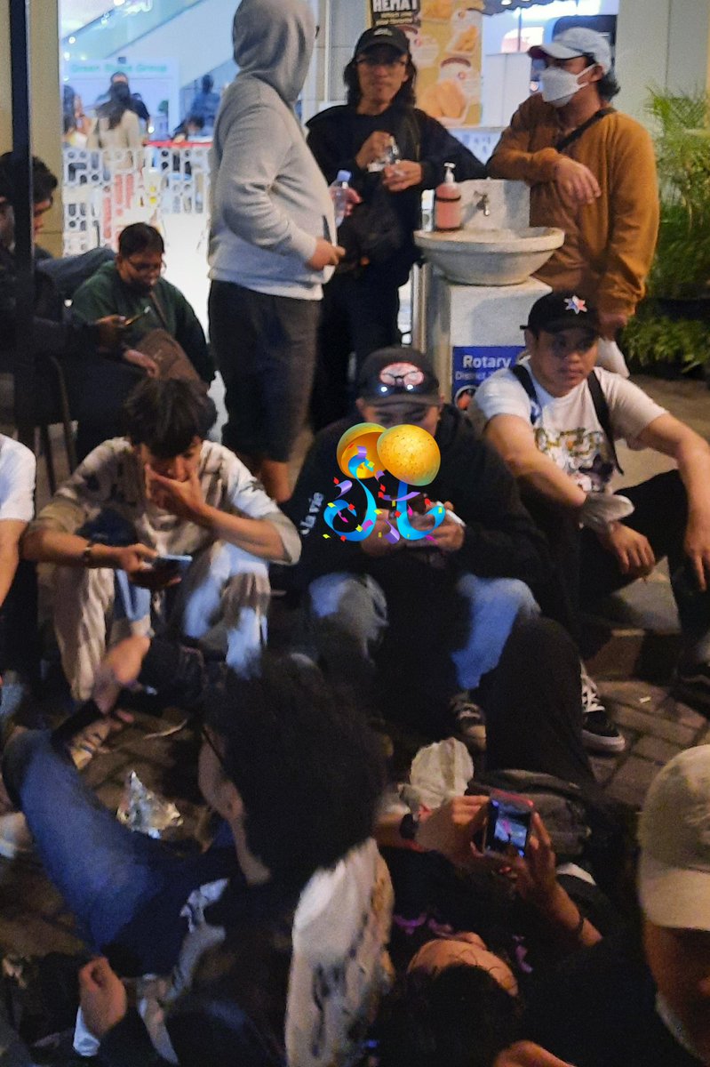 lnitialD_'s tweet photo. Slamat habedeh mas koh re, slamat sweet seventeen, smoga dilancarkan menjadi bodyguard mbak nya 🙏
@snogthenbite #Forever23mon https://t.co/A7u4RS5n3l