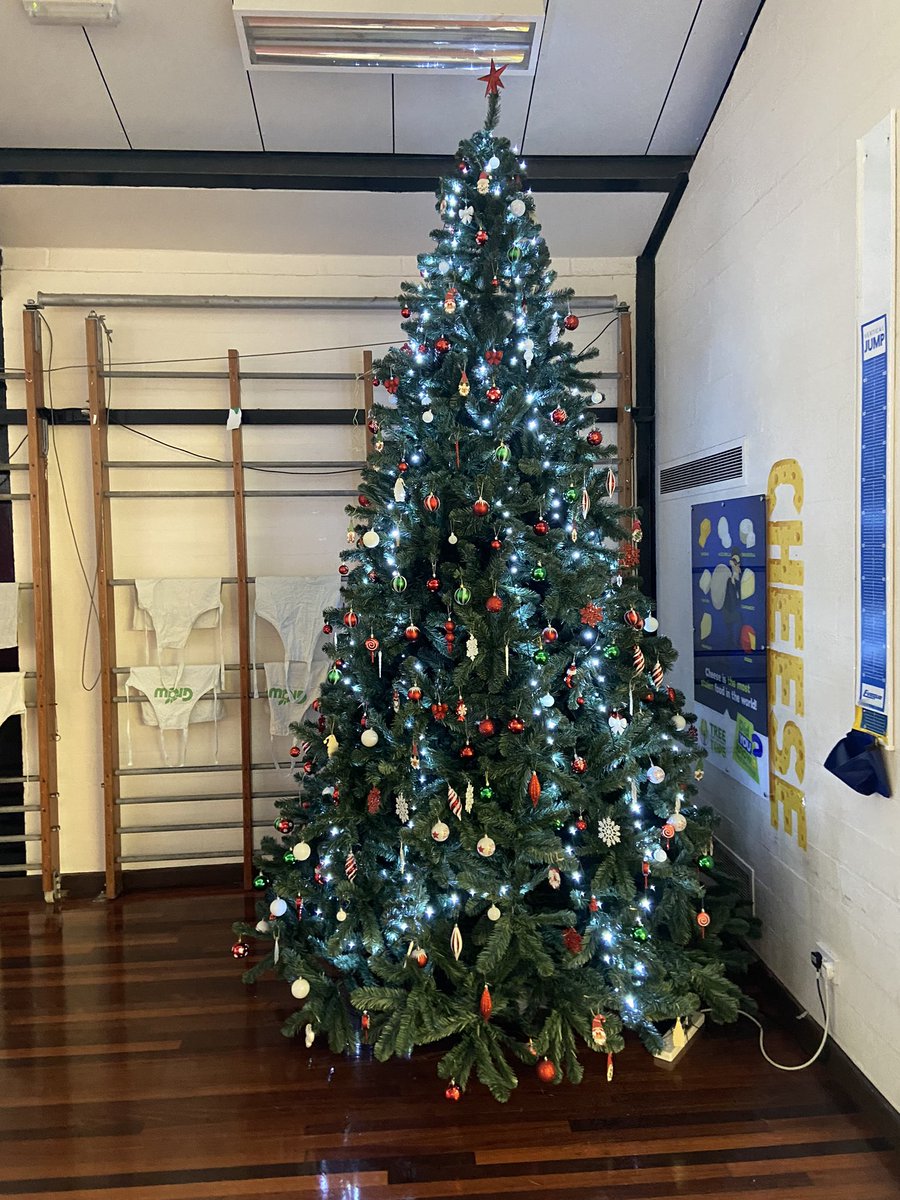 ForestViewSch's tweet photo. Amazing Christmas lunch served by our kitchen staff this year! Over 400 meals served to staff and pupils across two days and 4 separate sittings. Just incredible. Thank you to all of our staff working in Treetops and to everyone else that has helped out over the past two days. https://t.co/STyNNb8piI