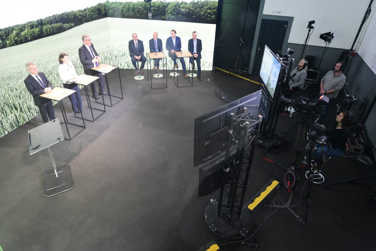 Vivescia's tweet photo. [#AGSection] Après 14 rendez-vous physiques, nous clôturons cette séquence de partage &amp; de dialogue cet après-midi avec une réunion d’information et d’échanges digitale, en live, pour les associés-coopérateurs qui n'ont pas pu être présents aux #AGSection et nos collaborateurs. https://t.co/MihvLmOk9s