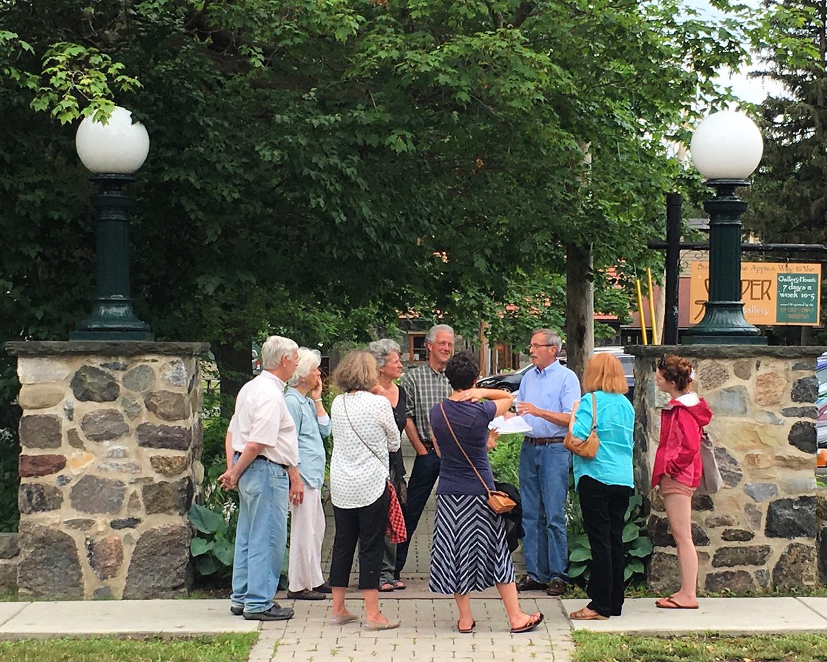 Announcing Docent Training for 2023 📝
Docents play an important role in guiding visitors around this National Historic Landmark. There is a $20 materials fee, preregistration is required. Sign-up to be part of our team 👉 linktr.ee/roycroft_campus