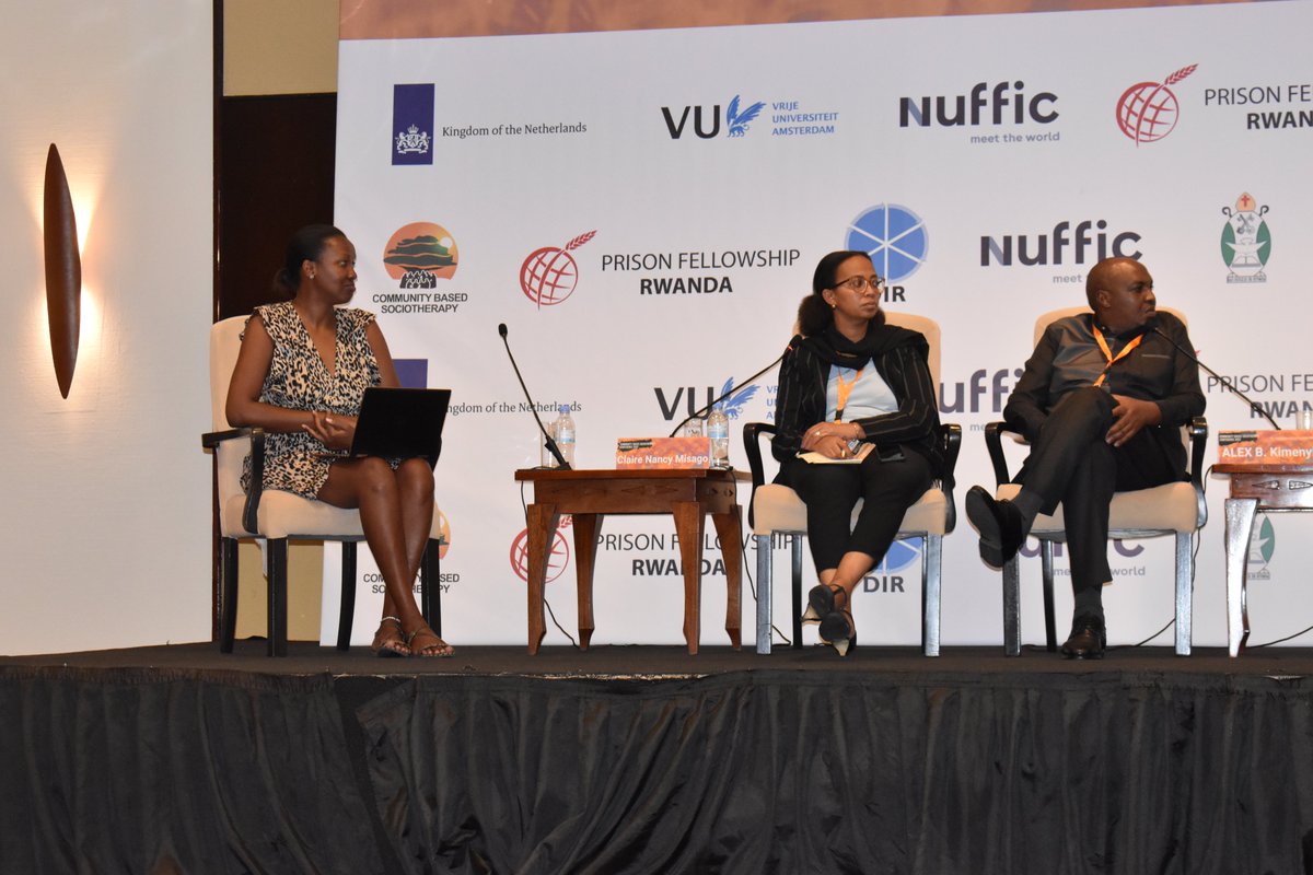 CBS__Rwanda's tweet photo. #HappeningNow at #CBSConference2022
Panel discussion led by @SandraShenge @Aegis_Trust : Intergenerational legacies of the 1994 genocide against the Tutsi and reintegration of ex-prisoners: From research to policy making.
#MvuraNkuvure https://t.co/DhBmYApuvf