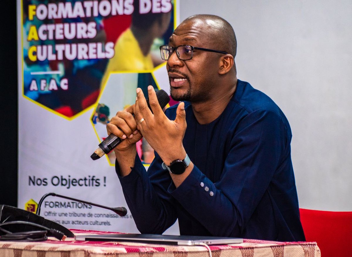 InstitutMedias's tweet photo. 07.12.22, @IsraelGuebo était @goetheinstitut 🇨🇮. Le collectif de l’#AFAC s’est réuni pour découvrir, le temps d’une formation, les outils de communication dans l’industrie culturelle et artistique. Pari réussi pour les organisateurs. C’est une belle initiative. Bravo ! https://t.co/JB2umVWOL6