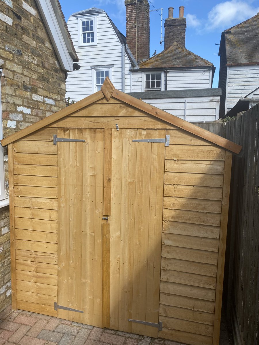 Wisbers67's tweet photo. @shedseven Ah, lovely @shedseven I’ve fond memories of our shed building banter ❤️. I’m pleased to report it got built @Britpopmemories 😊 https://t.co/oNGuaaj1CF