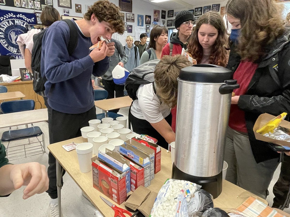 mhsjcl's tweet photo. Miramonte Latin students enjoyed donuts and hot chocolate today while learning about Roman dining. The 200 donuts and gallons of chocolate milk were demolished!! https://t.co/pW4BJ3i22w