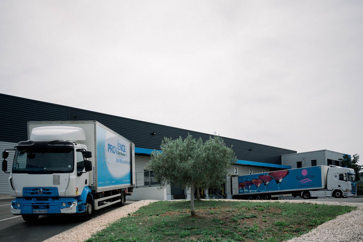 Prov_Distri83's tweet photo. Du #porteur à la #SemiRemorque, nous répondons aux différents besoins Transport : messagerie-palette, demi-lots, longueurs, frigo, lots complets, ...
Contactez-nous au 04 94 04 14 72 -contact@provencedistrilog.com
https://t.co/jw0TsfyPMh

#TransportRoutier #Var #PACA #Brignoles https://t.co/eQfEP3xCq1
