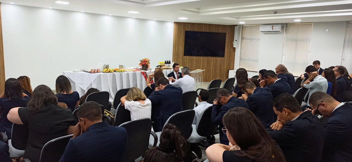 Hoje foi dia de dar boas-vindas ao novo presidente da Associação sul de Rondônia, pastor <a href="/RonivonSantos9/">Ronivon Santos</a> e sua família.