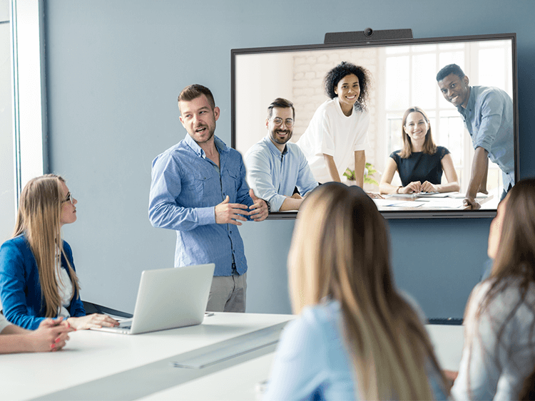 MAXHUBUSA's tweet photo. Check out the MAXHUB UC S05 with AutoFrame Technology, 120° viewing angle, 3 camera position presets and 5X digital zoom. https://t.co/2GJyfwxVvF #wideangle #digitalzoom #autoframe #videoconference https://t.co/kiHmwB55ez