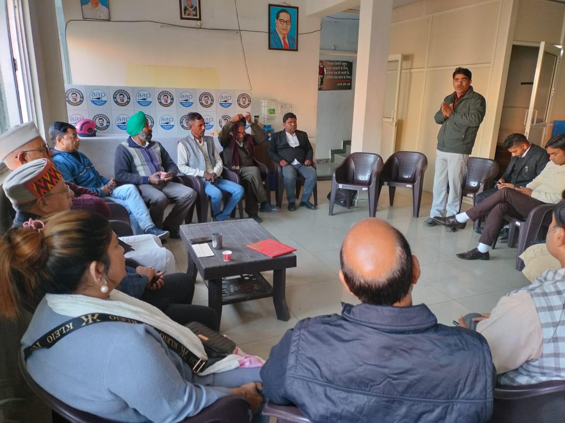 AAP4Dehradun's tweet photo. @AamAadmiParty के राष्ट्रीय पार्टी बनने के अवसर पर देहरादून स्थित @AAPUttarakhand के प्रदेश कार्यालय में "आप" कार्यकर्ताओं द्वारा मिष्ठान वितरण कर प्रसन्नता व्यक्त की गई।
#AAPRise
#AAPIsOnlyHope https://t.co/bHsqYu3pZ3