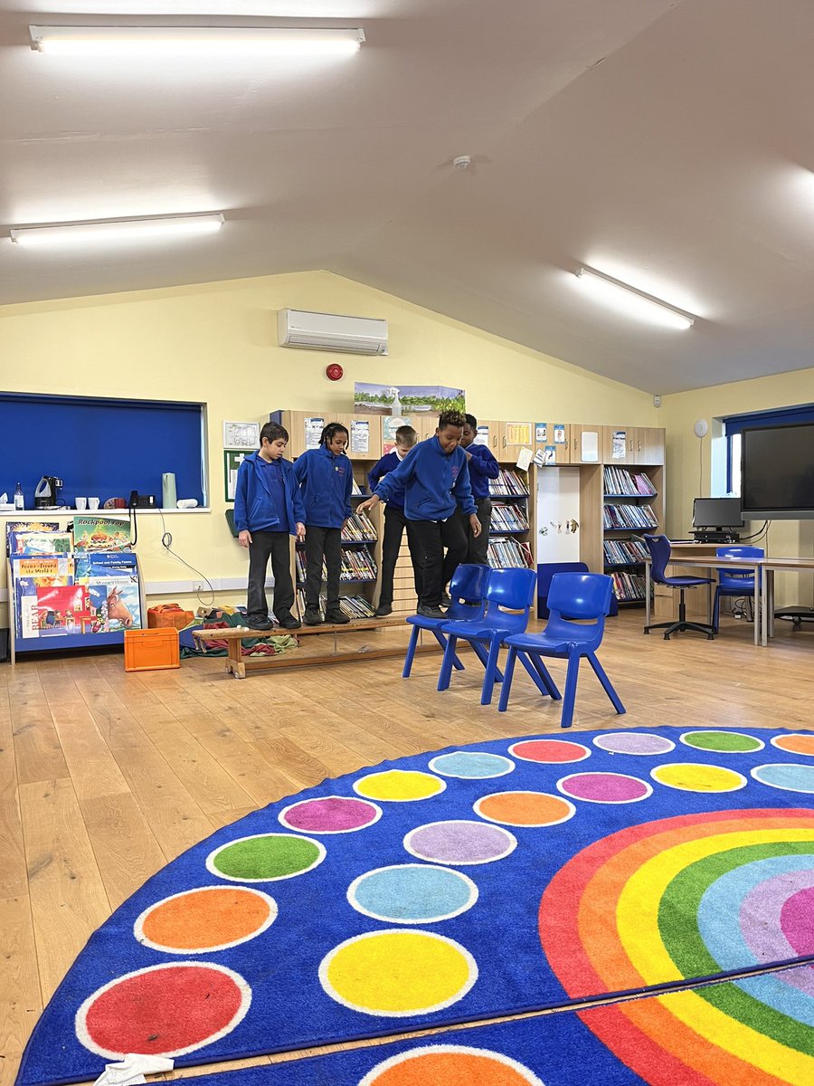 MissfrenchTPS's tweet photo. Team 3 for the teamwork challenge. This group decided to use the bench (only to find it was a little difficult) still smashed it though! Well done 6S @TemplarsPrimary https://t.co/z2LmIIgwwi
