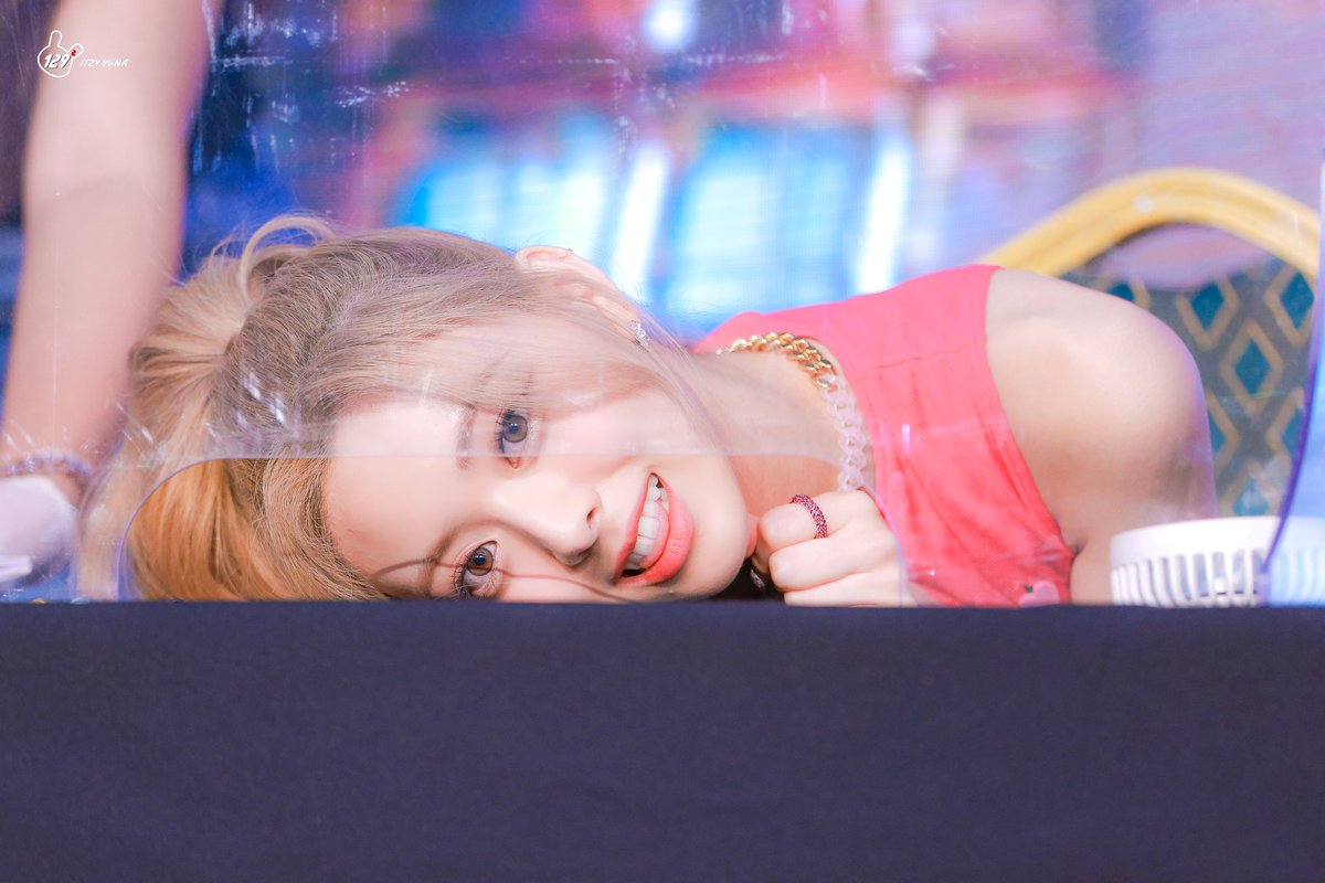 #HappyYunaDay

21살 생일 축하해🐱🐱

#있지  #ITZY                                      
#유나  #신유나 #YUNA                                         
<a href="/ITZYofficial/">ITZY</a>