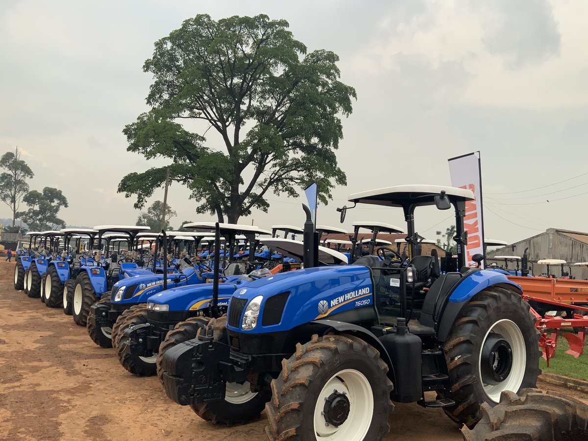 MAAIF_Uganda's tweet photo. The target for Government through MAAIF is to at least reach a stock of 20,000 tractors in the next 5-10 years and thus be able to achieve the other target of increasing cultivated arable land from the current 34.4% to at least 60% in the medium term.
#AgMechanizationUG https://t.co/jl50AmmhCL