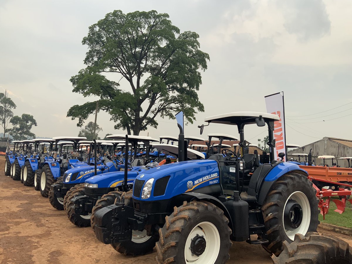 MAAIF_Uganda's tweet photo. The target for Government through MAAIF is to at least reach a stock of 20,000 tractors in the next 5-10 years and thus be able to achieve the other target of increasing cultivated arable land from the current 34.4% to at least 60% in the medium term.
#AgMechanizationUG https://t.co/jl50AmmhCL