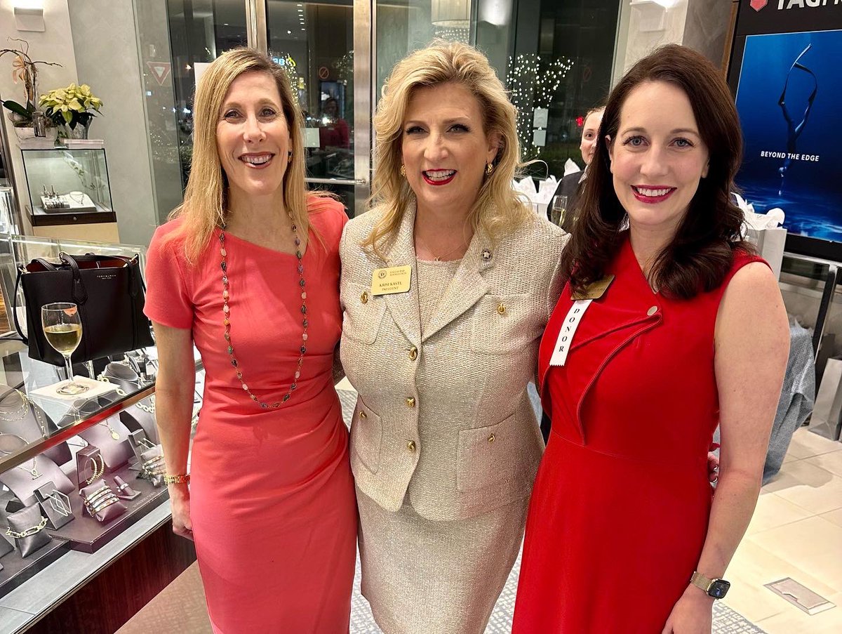 DallasBarAssoc's tweet photo. Thank you to our major donors of the Equal Access to Justice Campaign, which supports the Dallas Volunteer Attorney Program. And a special thank you to @Bachendorfs for hosting tonight’s reception and for their long-time support. #equalaccesstojustice #probono #DBAcommunity https://t.co/CgKLMpAkv8