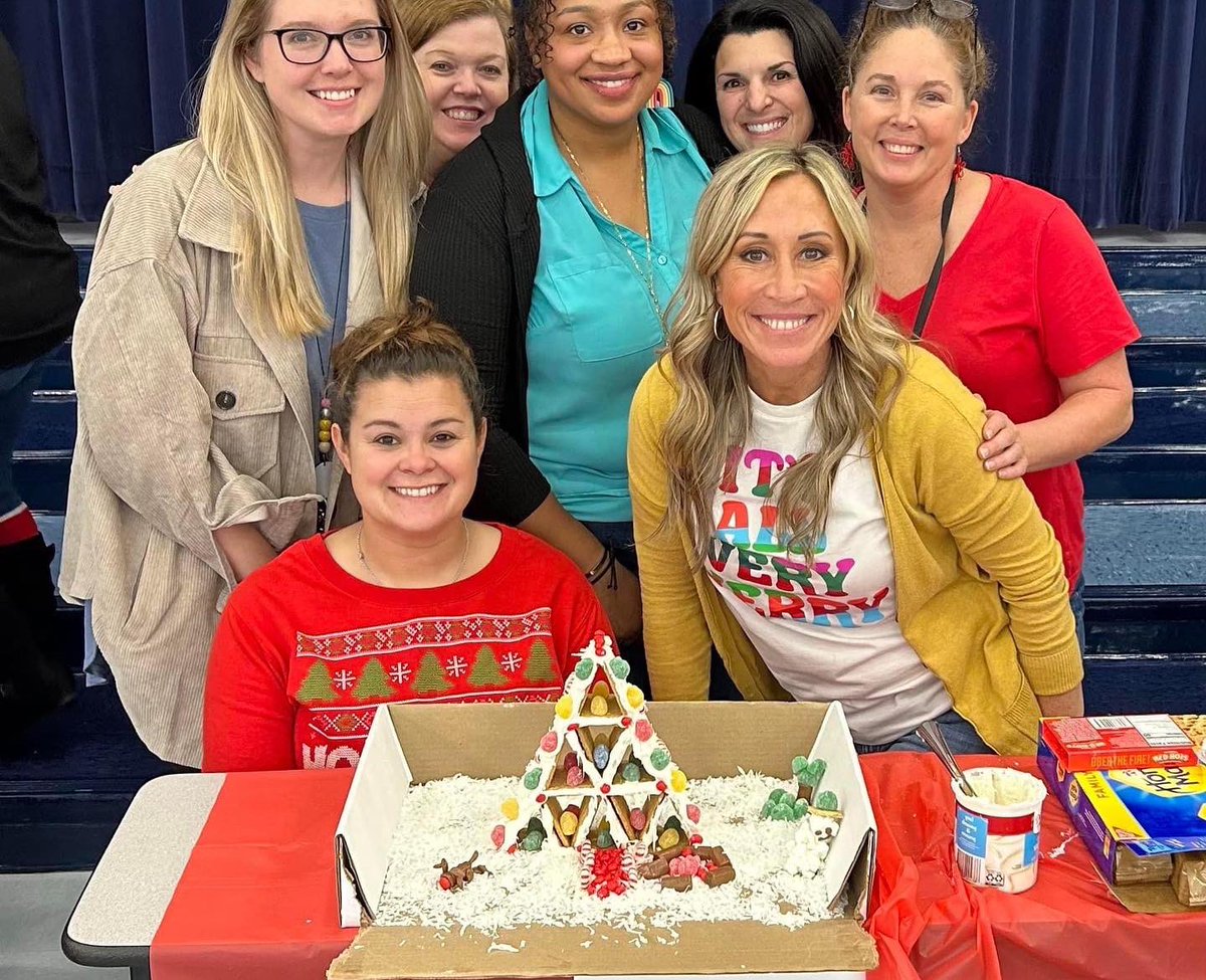 PeeplesFCBOE's tweet photo. Today our Rocket Leaders participated in a CFC challenge to design a gingerbread creation. Groups synergized using various media to build their models. Our students will vote this week on the best design! Check out the masterpieces! #communityforcreativity #peeplescfc https://t.co/nV16PHnhaI