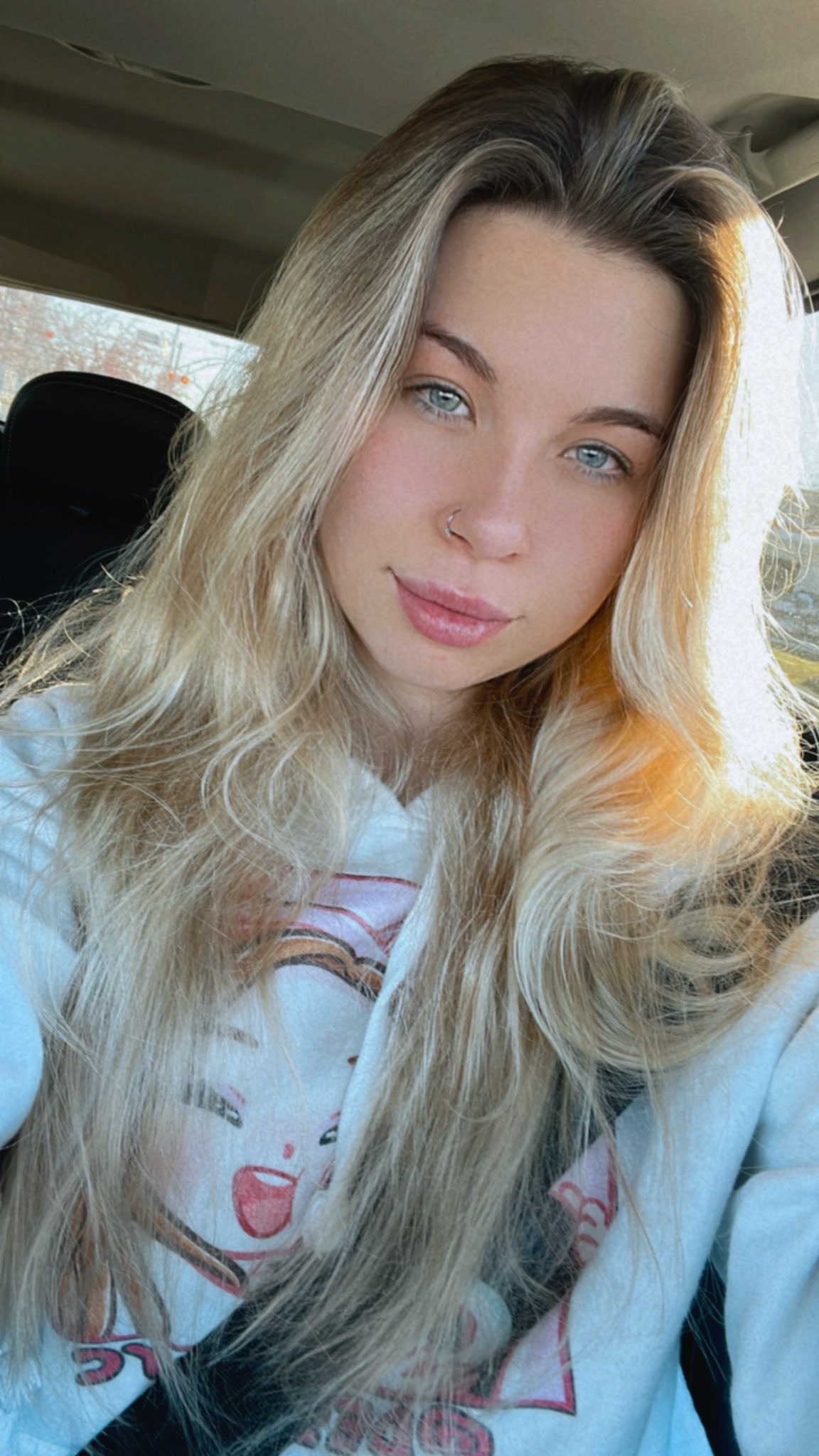 TW Pornstars Dessyy. Twitter. Feeling like a lioness. 2 56 PM 8 Dec