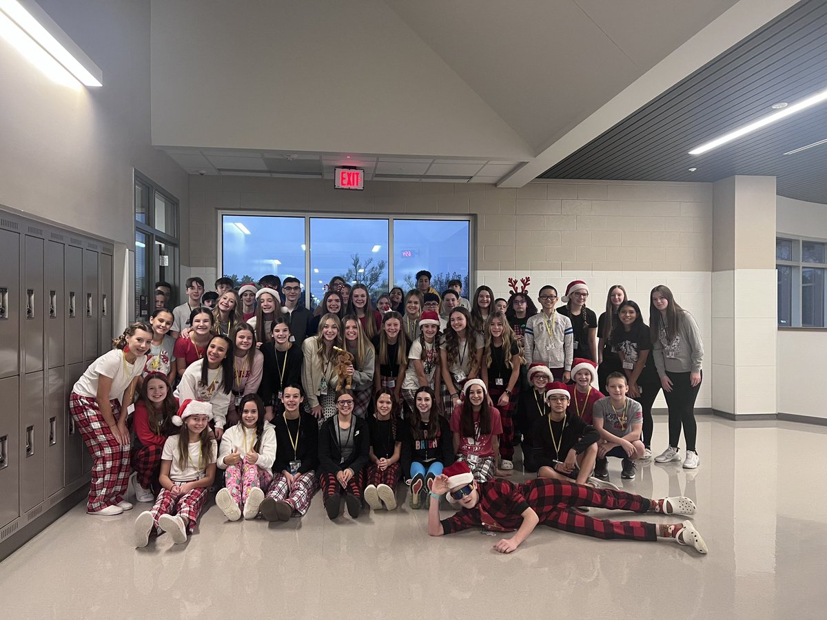 NJHS members getting into the Christmas spirit. #joy #LoveMyLions <a href="/ela8_ohjh/">OHJH ELA 8</a> <a href="/oakhillslions/">The Lions Den</a>