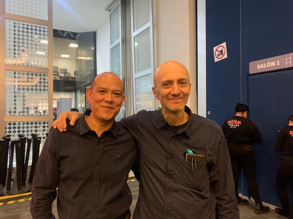 “El humor es un arma que apunta a la sonrisa para pegar en la cabeza” <a href="/AngelBoligan/">Angel Boligan</a>

✍– La caricatura en la FIL 2022: testigo en la eternidad – <a href="/ContraReplicaMX/">ContraRéplica</a>👇

contrareplica.mx/nota-La-carica… 

<a href="/pxmolina/">pxmolina</a> <a href="/MaguMonero/">Magú</a> <a href="/edithleija/">Edith Leija</a> <a href="/Dariomonero/">Darío Castillejos</a> <a href="/pacobaca/">Paco Baca</a> <a href="/alarcondibujos/">ALARCÓN</a> <a href="/jisvagoimperial/">JIS OFICIAL</a>