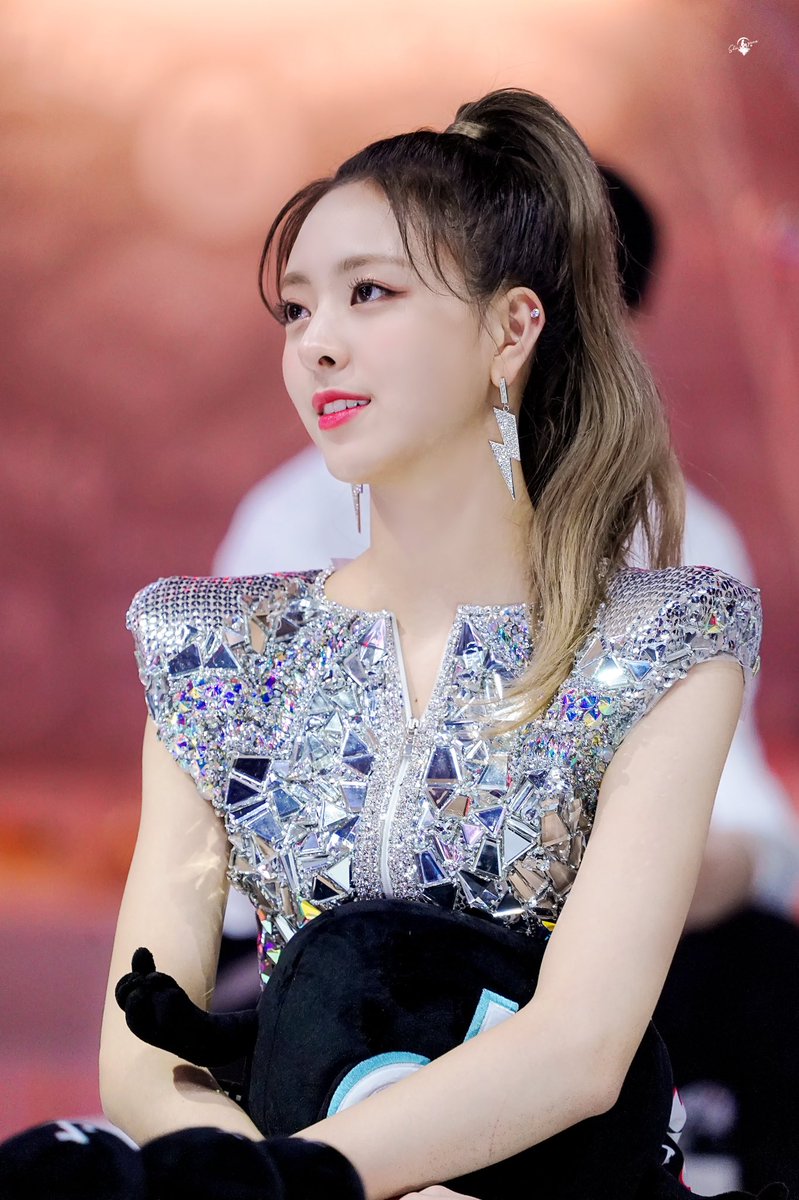 영원히 유나와 함께 할 거예요❤️
Happy birthday🎂

#십이월의_행복은_유나로부터
#SuperstarYUNADay
#YUNA #유나  #ITZY