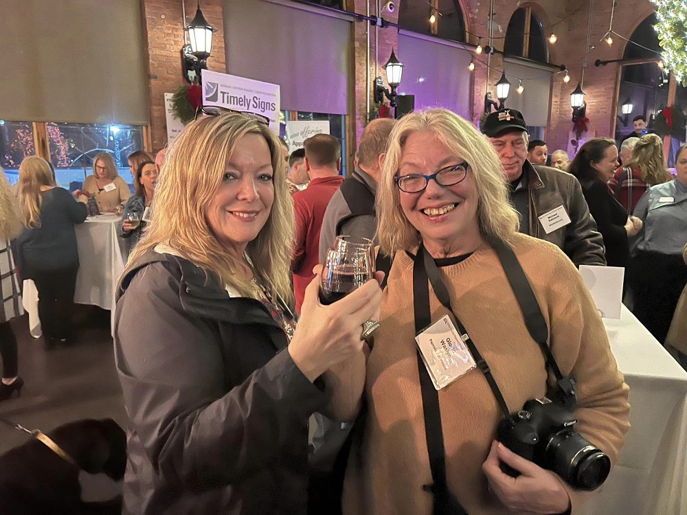 Fabulous way to spark off that #HolidayCheer with the #UlsterCountyRegionalChamberofCommerce Holiday Mixer at #OleSavannahSouthernTableandBar in #Kingston!
#SERVPRO #CommunityPartners #HolidaySpirit