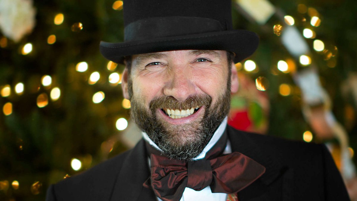 SGHLpool's tweet photo. #1Week2Go | A Christmas Carol with Gerald Dickens..
Join us in our Concert Room as Gerald Dickens, talented actor &amp; storyteller brings to life this classic, in the very same place his great-great-grandfather gave his famous “penny readings”🤍✨
Info &amp; tix➡️https://t.co/swC0lyEpar https://t.co/eWy67AsNhP