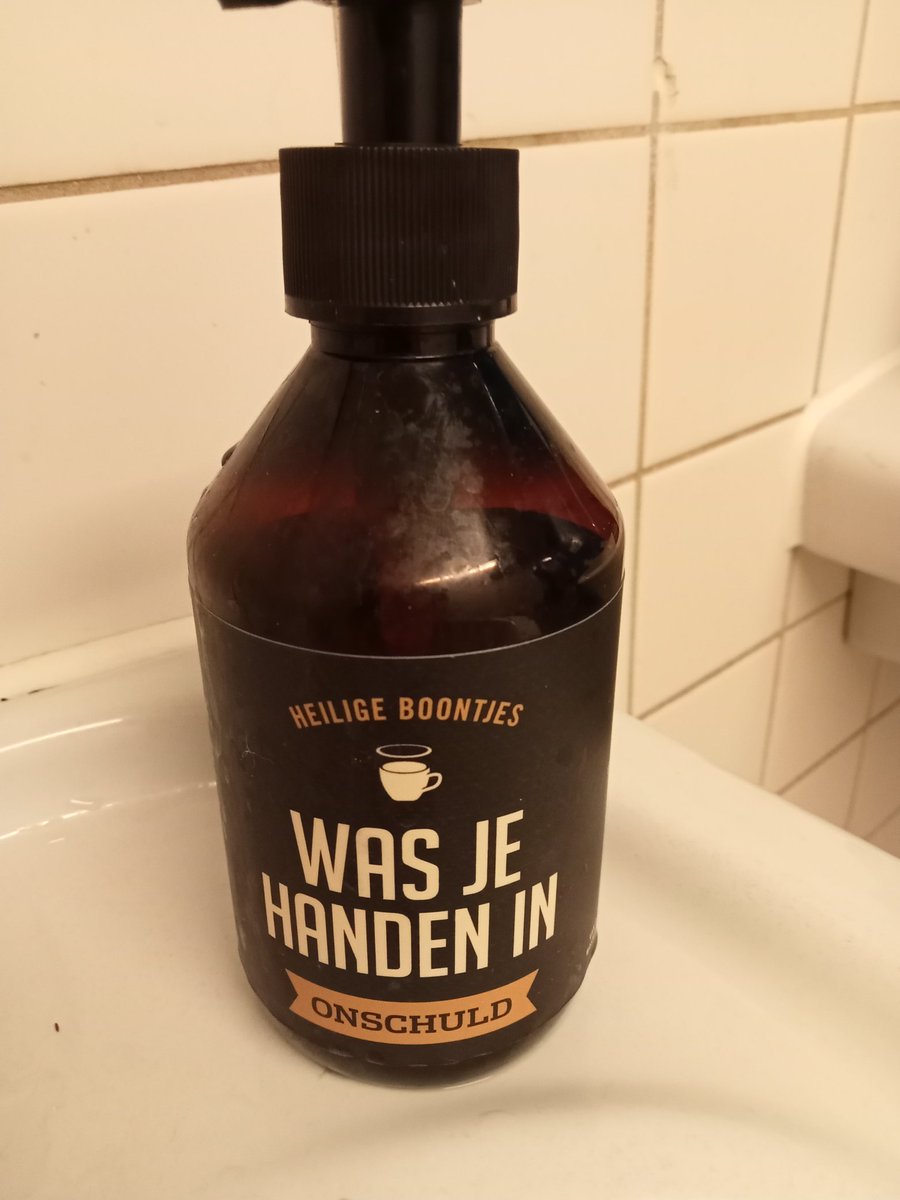 iktwitelkedag's tweet photo. Heerlijk gelunched bij de dames en heren van @heiligeboontjes
#tipvddag Ze verkopen hele leuke merchandise dus als je geen idee hebt voor een leuk kado met de feestdagen ga snel eens langs https://t.co/ery6Zt8UdO