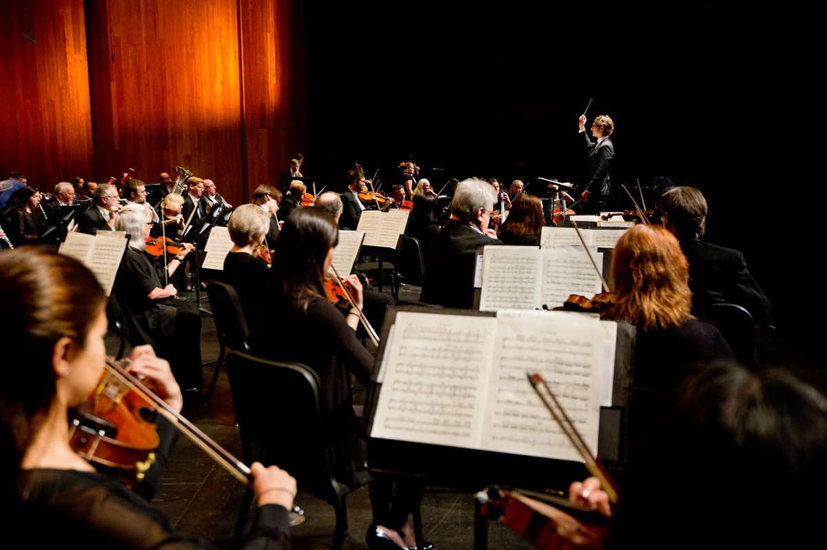 This year, we invite you to give a unique gift to the music and arts lovers in your life with tickets to #LouisvilleOrchestra concerts! Save 15% when you purchase tickets for 4+ concerts. Order today: 502-587-8681