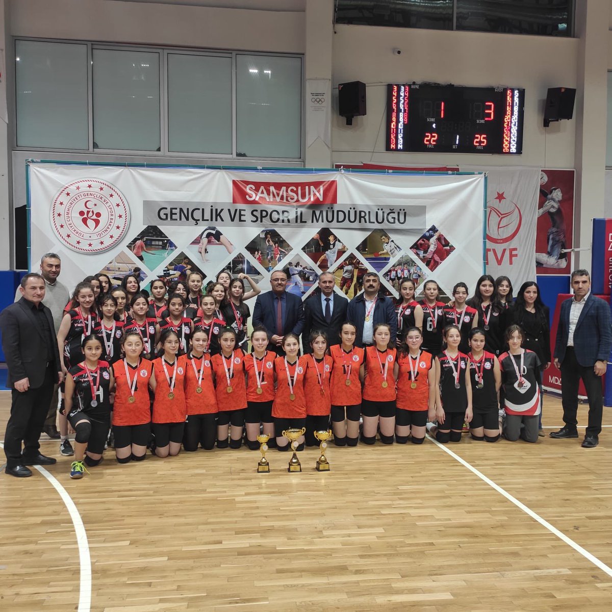 karkucakort's tweet photo. #FİLENİNPRENSESLERİ İL ŞAMPİYONU
 Yıldız Kız Voleybol takımımız il Şampiyonu oldu. 
@vezirkoprumem 
@resulozata55 
@mehmetuyargsim 
@samsunmem 
@muratagar60 
@ikasapoglu55 https://t.co/40KIOEvJF8