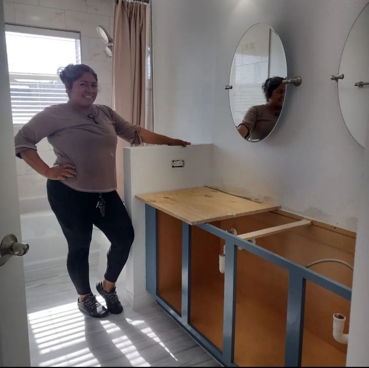 Lolasqualityco1's tweet photo. Smile even on days you don't feel like. It brightens your mood.

#lolasqualitycontractors #lolathebuilder #construction #womeninhelmets #buildingfl #tampaconstruction #painting #carpentry #electricalservices #plumbing #plumbingfl #constructionfl https://t.co/16xyJXq2Mk