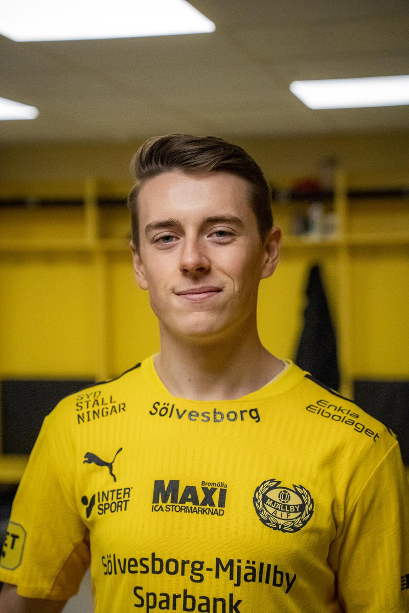 MjallbyAIFs's tweet photo. Elliot Stroud, välkommen till Mjällby AIF! 

https://t.co/Fp62HjIU8O 💛 https://t.co/fevwMB1RpC