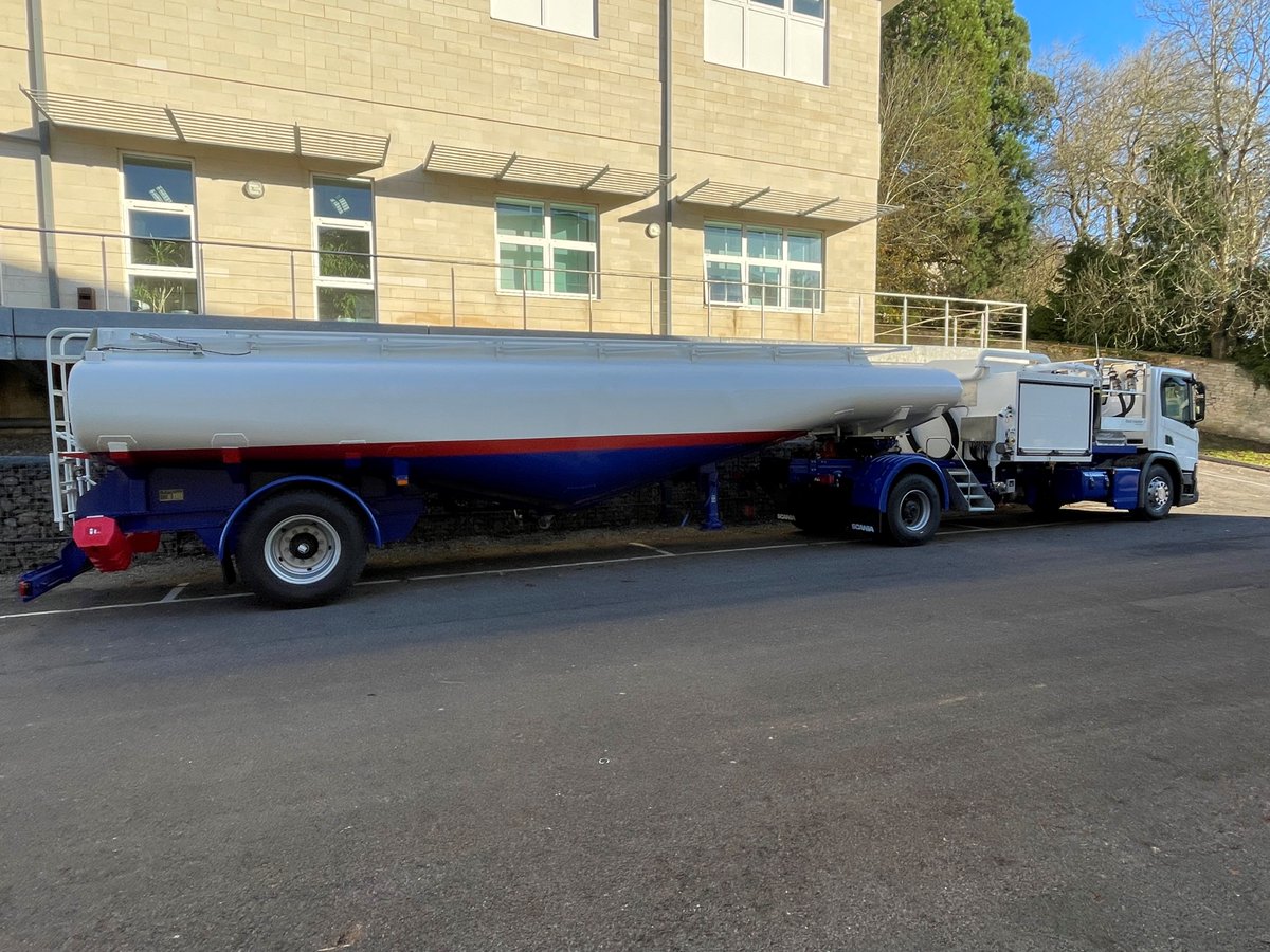 FluidTransferUK's tweet photo. Another Aircraft Refueller completed and waiting for customer's factory acceptance test, 35,000 Litre Aircraft Refueller with Elevating Platform. #aviation #refuelling #refueller #fluidtransfer https://t.co/lkoahoTRpb
