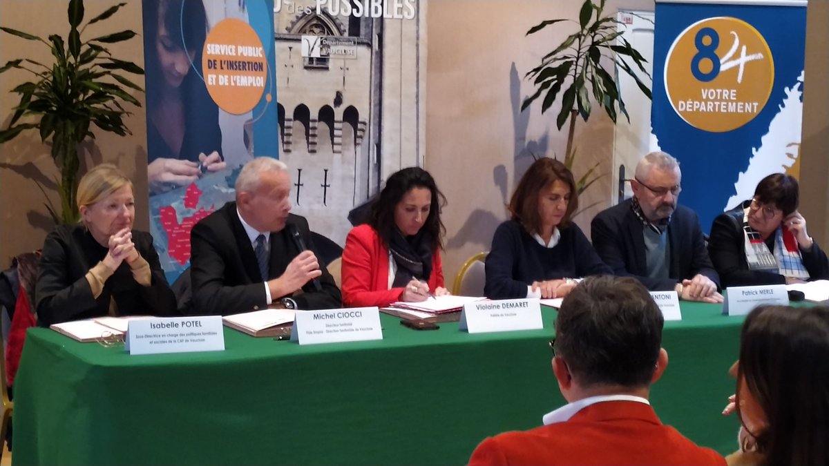 #SPIE #Vaucluse Signature de la charte du service public de l'insertion et de l'emploi : simplifier, coordonner,proposer des parcours, accompagner et suivre les bénéficiaires <a href="/Caf_Vaucluse/">Caf_Vaucluse</a> @PoleEmploi84 <a href="/Prefet84/">Préfet de Vaucluse</a> <a href="/msa_actu/">La MSA</a> @ledepartement84