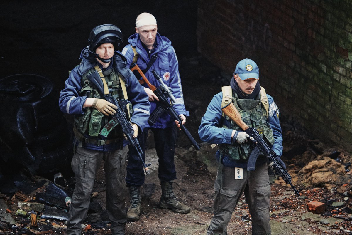 Sanitar — a former doctor and scientist. Worked for TerraGroup. He led several projects in the laboratory, including the development of new psychoactive substances. The area of research extended from the influence of various conditions on the body to developing neurostimulants.