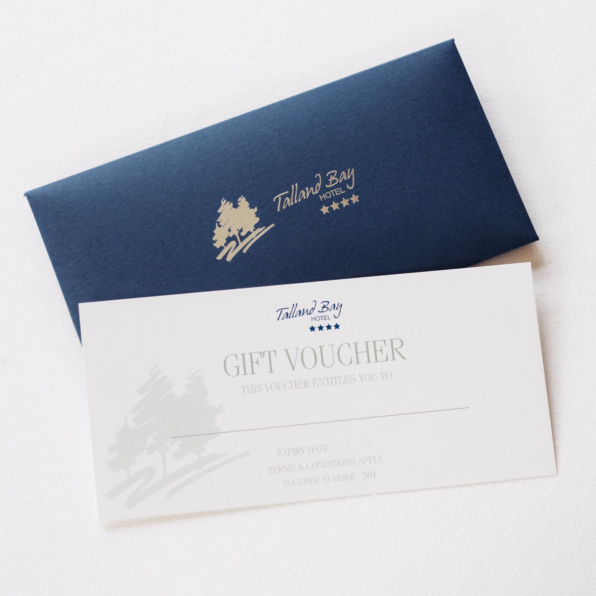 Looking for that perfect present 🎁 just in time for 🎄 Christmas 🎄? 
Look no further…! 
You can purchase a gift voucher to spend at our hotel  treat that loved one this Christmas to a magical gift voucher, so they have the flexibility to book an unforgettable experience!