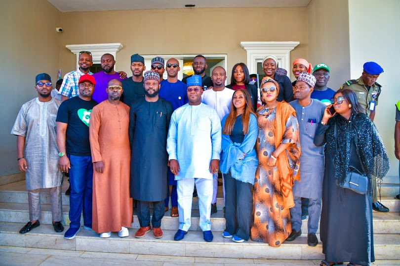 Ziliyaxx's tweet photo. Seyi Tinubu leads APC Youth Delegation to Kogi State.

Seyi was received by His Excellency, Gov. Yahaya Bello where he donates relief materials to flood victims
.
.
.
.
.

Lekki Aisha Wike 2nd Niger Bridge Dear Obidients D'banj Kenneth Okwonkwo Biafra https://t.co/EgsWfKqUmD