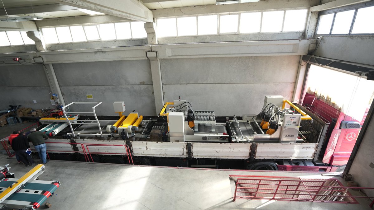 zimekmachine's tweet photo. 🇹🇷 Kahramanmaraş Emc Mermer'in Trimming Ebatlama Makinesi, Çoklu Kesim Makinesi ve Dikey Patlatma Makinesi yüklenmiştir. Hayırlı olmasını diler, Zimek Makina'yı tercih ettikleri için teşekkür ederiz. #zimekmachine https://t.co/PGJxLVqOUB